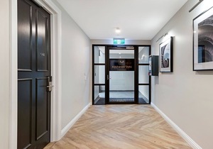BRAND NEW! 2 Bed Deluxe Apartment in Caulfield North
