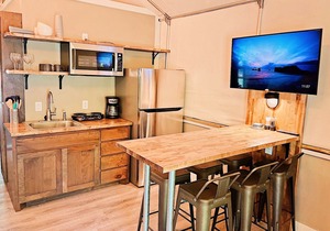Brand new Cabin with Pool, hot tub, kayaking, paddle boarding & hiking! - RC19