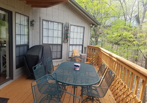 Breeze-Lakefront-Close to Pool & Marina! Very Nice Spacious Home-3 Decks
