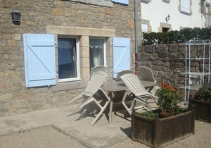 Breton house located in an authentic seaside village in Brittany