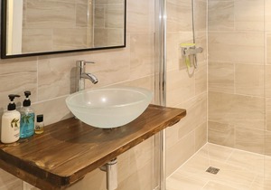 BREW - NO. 3, pet friendly, with a garden in Goring-On-Thames