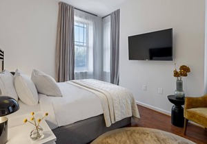 Brexton Hotel | Cozy Open Studio