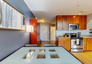 Bright Belltown condo with pool, rooftop deck, & balcony - walkable local