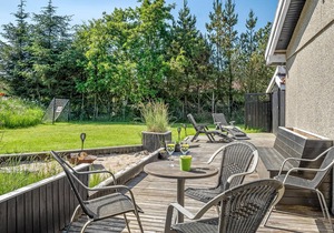 Bright, cozy cottage with winter garden in great nature.