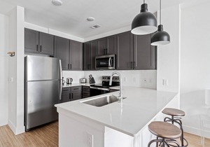 Bright East Austin 1BR w/Gym, Pool & W/D, nr shops, by Blueground