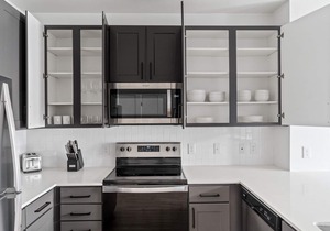 Bright East Austin 1BR w/Gym, Pool & W/D, nr shops, by Blueground