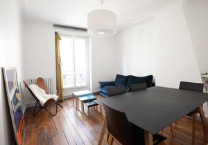 Bright flat in Montmartre
