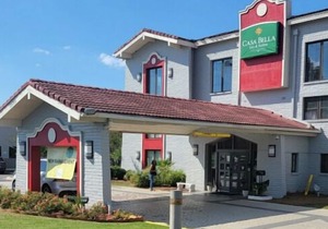 Bring the Whole Family! 3 Comfortable Units, Free Parking, Pet-Friendly