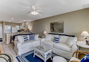 Bring your dog to this peaceful Scenic Oceanfront Condo and Close to parks.