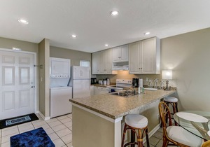 Bring your dog to this peaceful Scenic Oceanfront Condo and Close to parks.