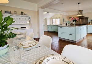 Broad-De Sleeps 10 | Pet Friendly* | Near Beach
