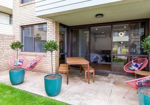 By the Bay - Batehaven Beachside Holiday Home