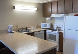 C3 Waterfront Condo with Mountain Views