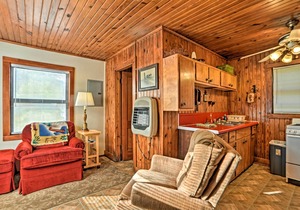 Cabin on Kentucky Lake: Nearby Marina Access!