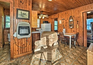 Cabin on Kentucky Lake: Nearby Marina Access!