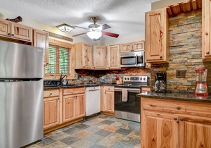 Camelback,Aquatopia/Camelbeach Waterparks,Pool,Tennis,Paintball,Zip-Line,Jacuzzi