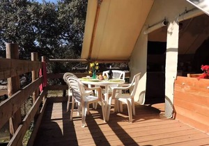 Campsite Domaine de Gajan* - Canvas Bungalow 3 Rooms 4 People