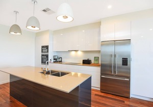 Casa Pesona on Seagull-Beachfront-Wi-Fi-Luxury