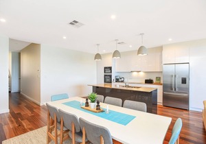 Casa Pesona on Seagull-Beachfront-Wi-Fi-Luxury