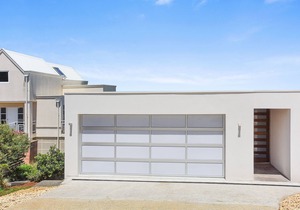 Casa Pesona on Seagull-Beachfront-Wi-Fi-Luxury