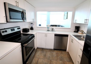 Castle M16 Ocean/Pool view, balcony, gym. tennis, & free valet parking!