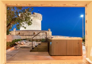 Central Dubrovnik villa w/pvt pool