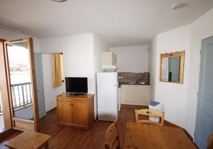 Chalet, 300m from ski slopes, fitness, swimming pool, terrace, parking, tv, ski locker, 56m²