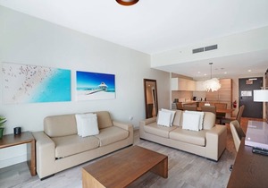 CH Luxury Two Bedrooms and Partial Ocean View-CS2