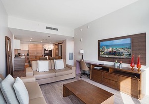 CH Luxury Two Bedrooms and Partial Ocean View-CS2