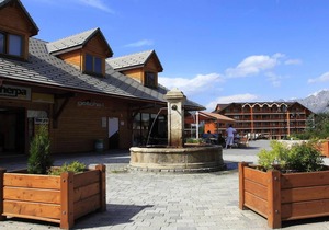 Chalet, 350m from ski slopes, fitness, terrace, balcony, parking, tv, ski locker, 43m²