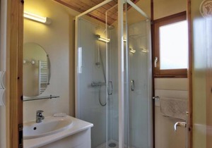 Chalet au cœur des Monts de la Madeleine avec terrasse et animaux acceptés - FR-1-496-240