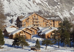 Chalet for 8 pers. in Superdevoluy, cozy, terrace