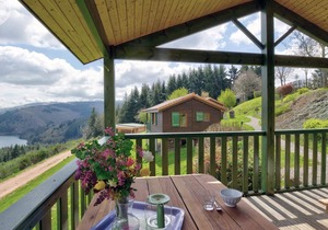 Chalet in the Madeleine Mountains with terrace, pets allowed