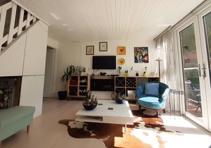 Chalet No. 53, in Kingsdown, Kent is a charming holiday chalet sleeping 6 people in 2 bedrooms. This