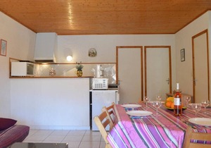 Charming 3-BR Villa, Terrace, BBQ, 800m from Beach - St-Pierre-la-Mer