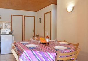 Charming 3-BR Villa, Terrace, BBQ, 800m from Beach - St-Pierre-la-Mer