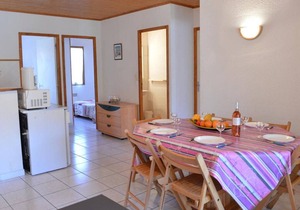 Charming 3-BR Villa, Terrace, BBQ, 800m from Beach - St-Pierre-la-Mer