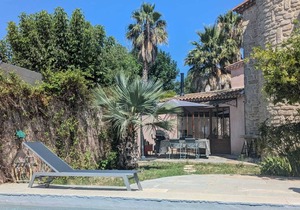 Character villa, air-conditioned, large swimming pool, garage, near beaches
