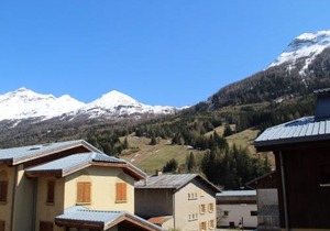 Charmant appartement à 300m des pistes à Lanslebourg avec balcon et garage - FR-1-508-71