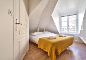 Charming 1 Bedroom Apt in the Heart of Paris (6F)