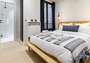 Charming 2 Bedroom Apartment in Paris