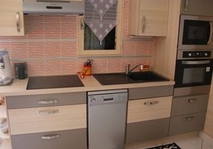 Charming 2BR Villa with A/C, Pool Access & Parking in Agde