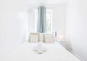 Charming 3-Bed Apartment in Romford