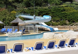 Charming 3-Room Duplex, Pool Access, Pet-Friendly, WiFi, Parking - Sleeps 6