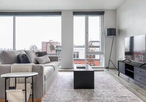 Charming Capitol Hill 2BR w/ Gym & Roof Deck, near I-5, by Blueground