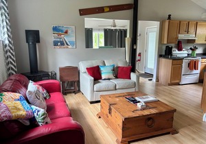 Charming Charal Greenhouse Cottage – Sauble Beach Stay Minutes from Sand & Shops
