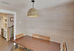 Charming coastal cottage w. great amenities, close to beach