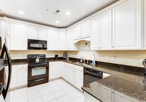 Charming condo near the pool with hot tub & tennis