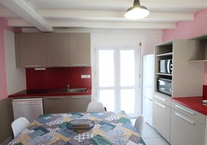 Charming cottage near beach with garden and baby equipment