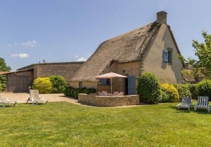 Charming Cottage in Brière Park with Large Garden, Terrace, and Family Amenities